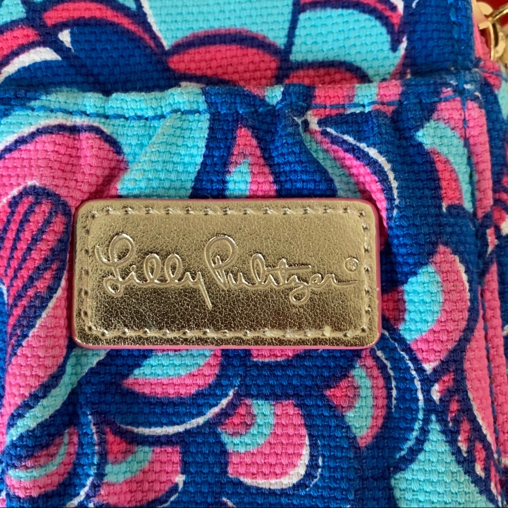 Lilly Pulitzer Phone Wristlet Reel Me In Print - Picture 2 of 8